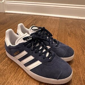 Adidas Men's Blue and White Gazelle Sneakers